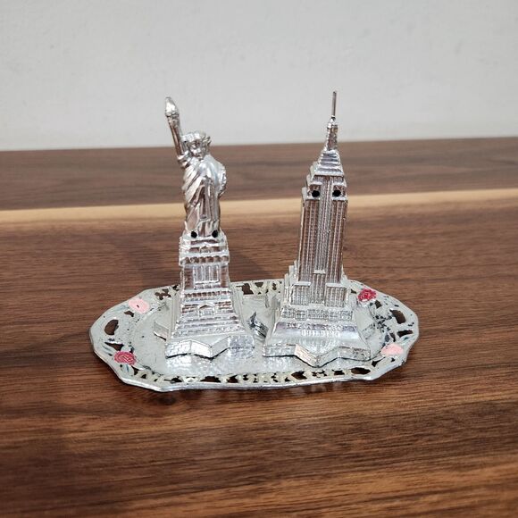 Other - Vintage Metal New York City Statue of Liberty Empire State Salt & Pepper Shakers